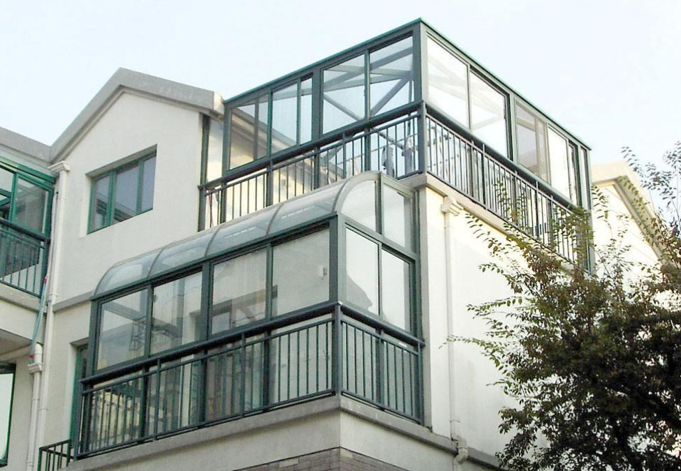 還在裝傳統(tǒng)陽光房？太傻了！如今大家都裝這個，美觀、環(huán)保還能賺錢！