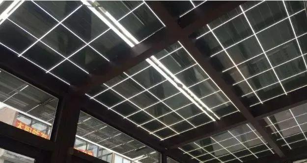 還在裝傳統(tǒng)陽光房？太傻了！如今大家都裝這個，美觀、環(huán)保還能賺錢！