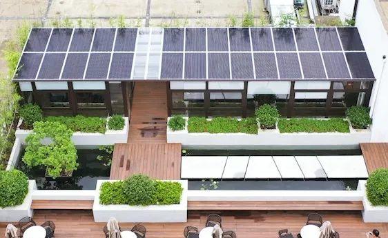 還在裝傳統(tǒng)陽光房？太傻了！如今大家都裝這個，美觀、環(huán)保還能賺錢！