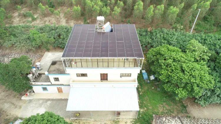 還在裝傳統(tǒng)陽光房？太傻了！如今大家都裝這個，美觀、環(huán)保還能賺錢！