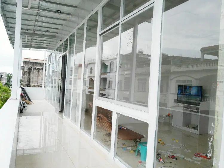 還在裝傳統(tǒng)陽光房？太傻了！如今大家都裝這個，美觀、環(huán)保還能賺錢！