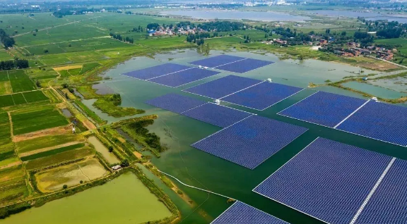 中國十三省最大光伏電站在這里！欽州康熙嶺的光伏電站能排上號(hào)了嗎？