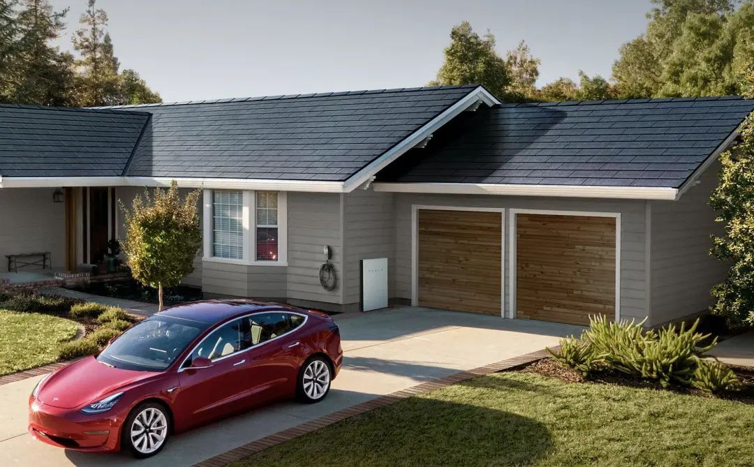 美國德州大雪斷電，一度電65元！裝了特斯拉光伏屋頂?shù)娜诵α耍。ǜ揭曨l）