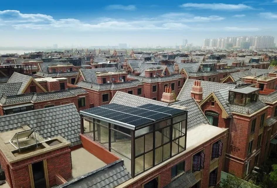 光伏發(fā)電“租房頂、免費(fèi)裝”新套路，警惕陰陽(yáng)合同，天上不會(huì)掉餡餅！