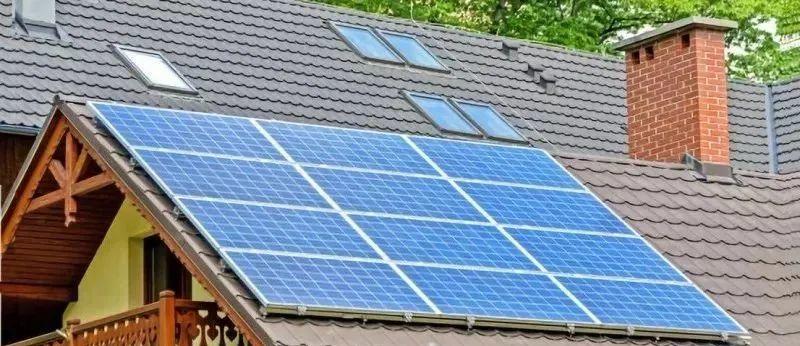 光伏發(fā)電“租房頂、免費(fèi)裝”新套路，警惕陰陽(yáng)合同，天上不會(huì)掉餡餅！